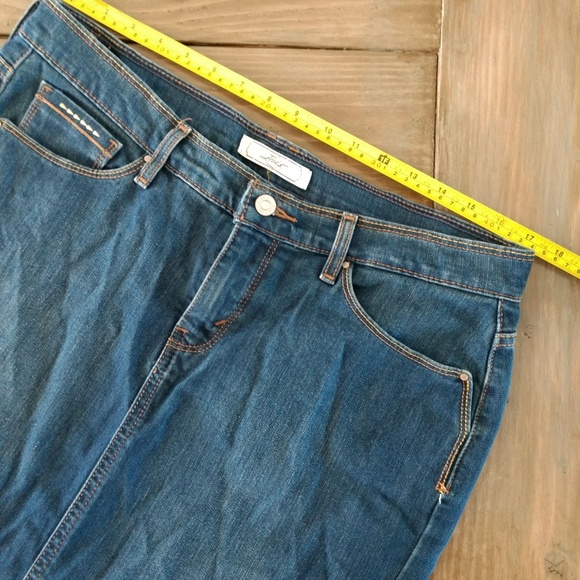 Levis Mid Length Denim Skirt - Picture 4 of 8